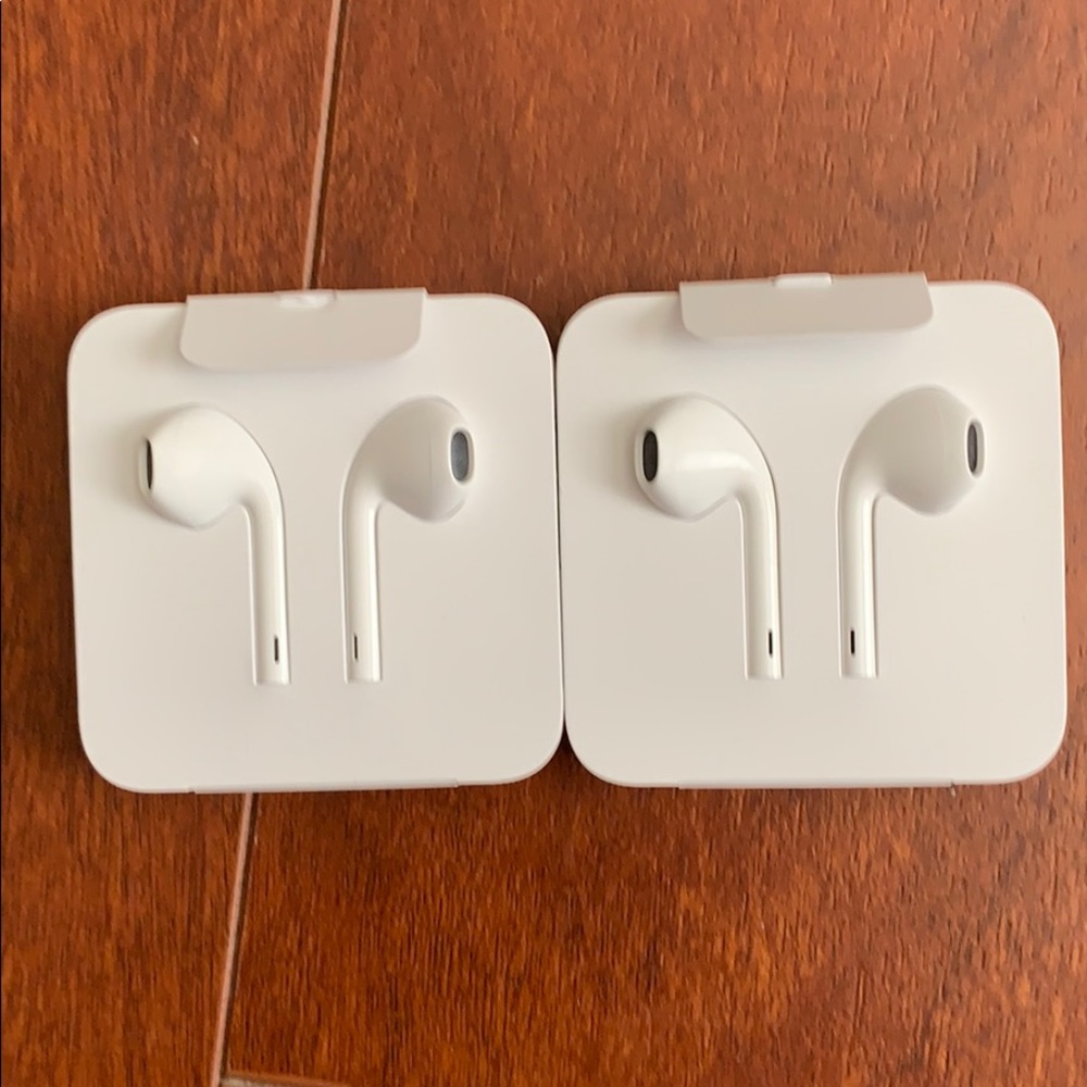 Apple iPhone earphones